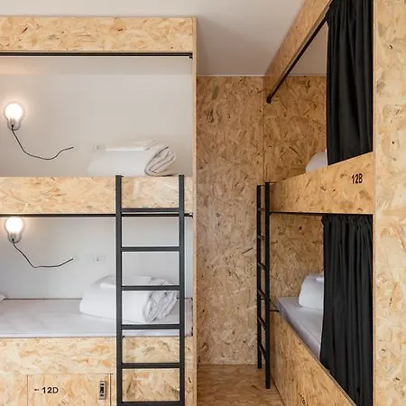 Conii & Algarve Hostel *