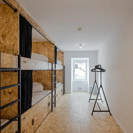 Conii & Algarve Hostel